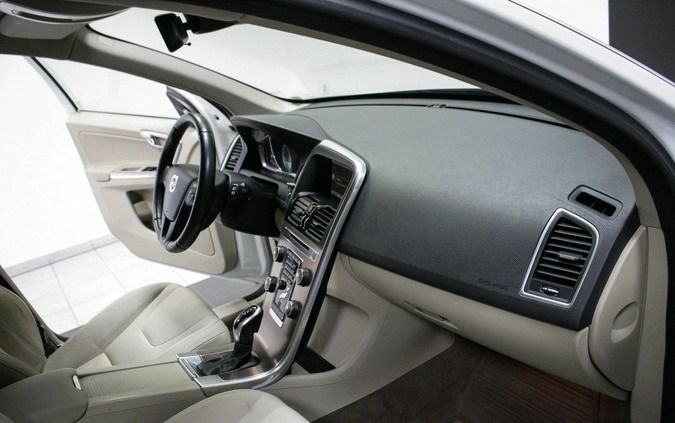 Volvo XC 60 cena 65900 przebieg: 142000, rok produkcji 2013 z Puszczykowo małe 172